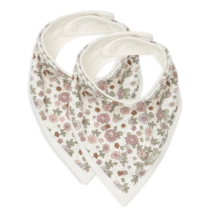 Set van twee baby slabbetjes met bloemenprint, ideaal voor jonge kinderen.