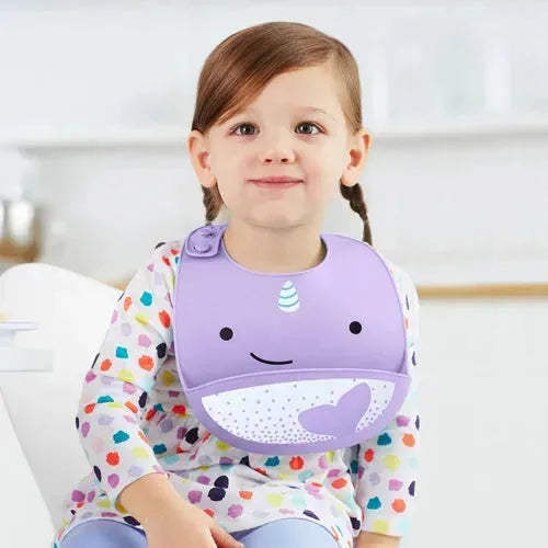 Skip Hop Zoo Fold & Go Silicone Bib - Walvis - Tiny Giggles