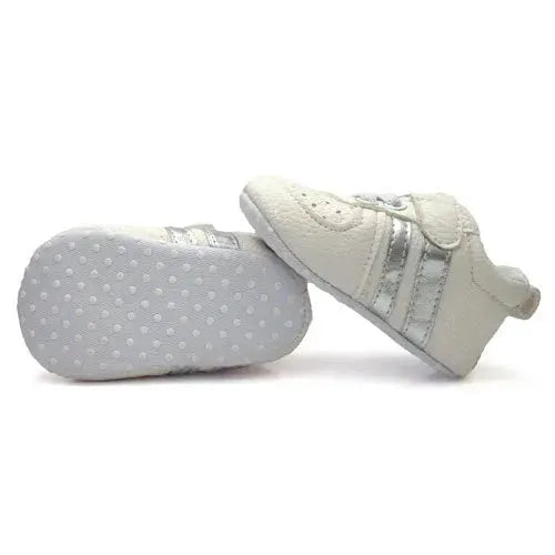 Baby Boy Sneakers Wit met Zilveren Strepen - Tiny Giggles