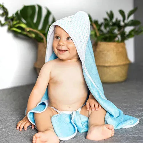 Babyono Bamboo Blauw Ijsbeer 76x76 cm Badcape - Tiny Giggles